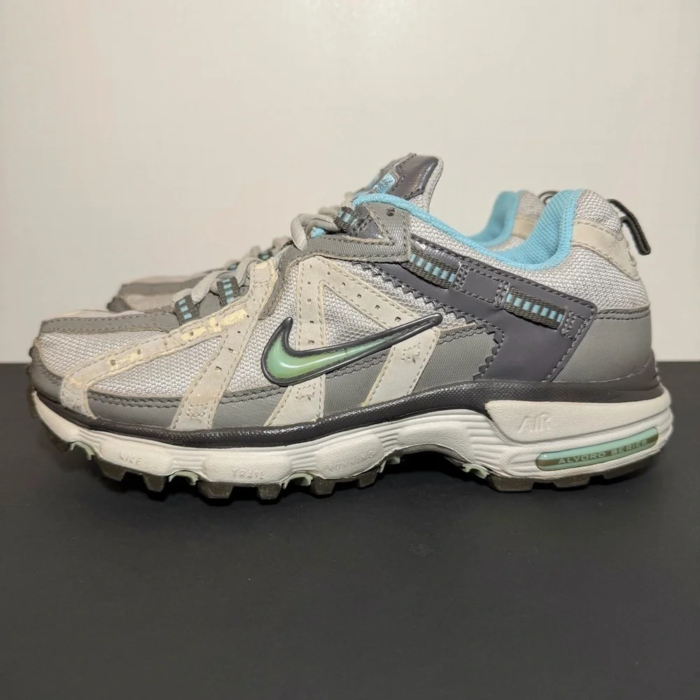 Womens NIKE ACG Alvord Series Trail Running Shoes / Size 8.5